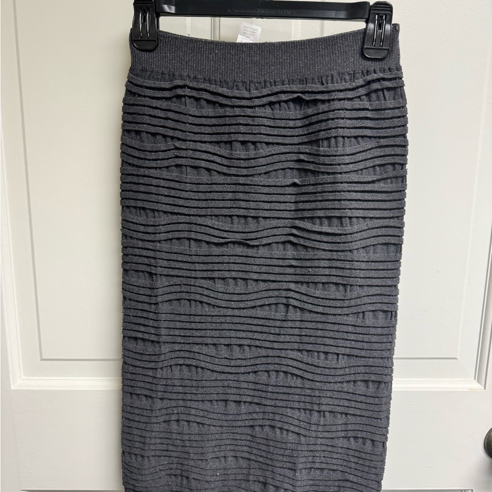 Prime Cut Charcoal Gray Textured Ripple Tiered Midi Pencil Skirt One Size SK24-D
